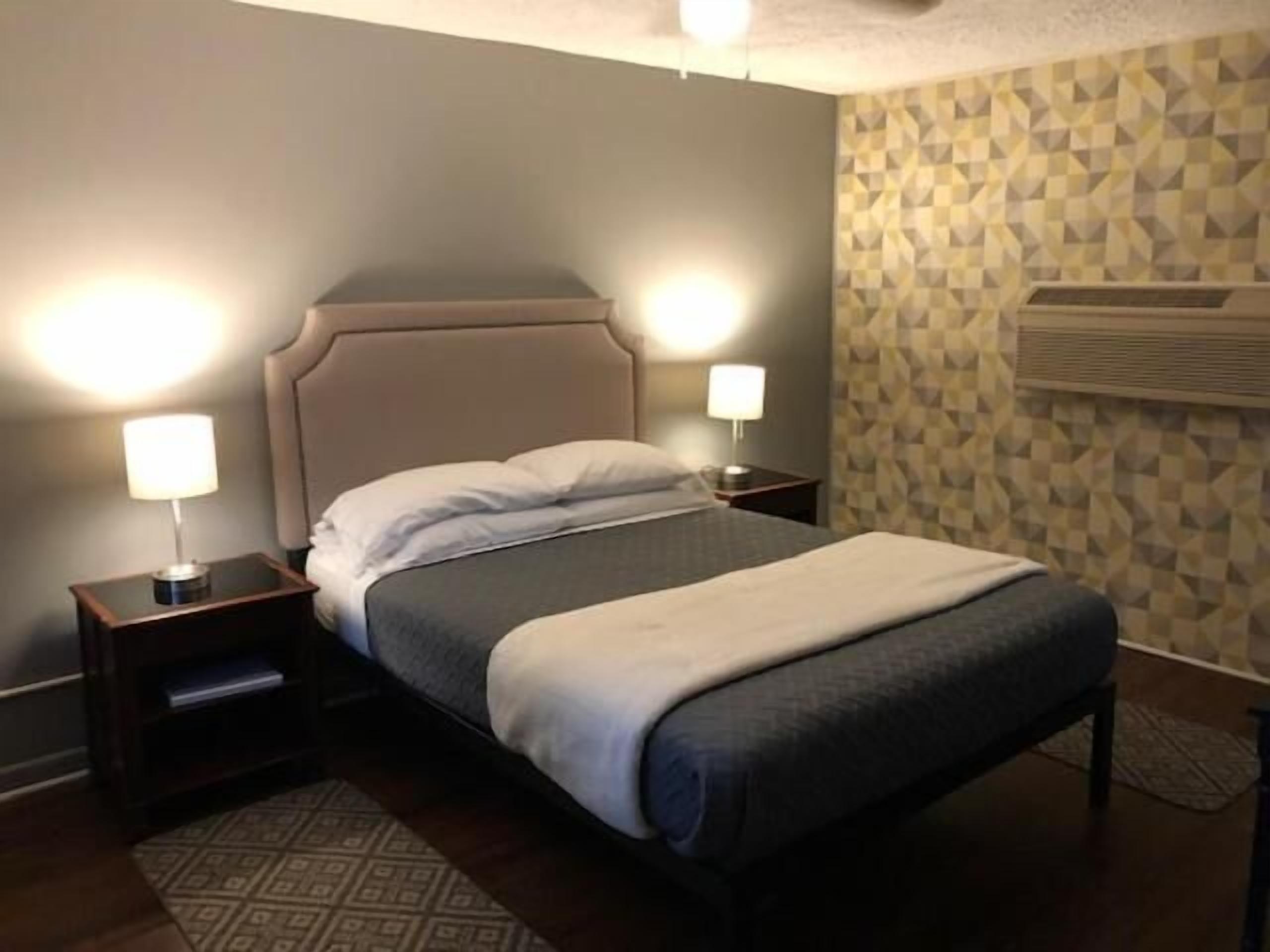 Foto - Nightshade Inn & Gardens