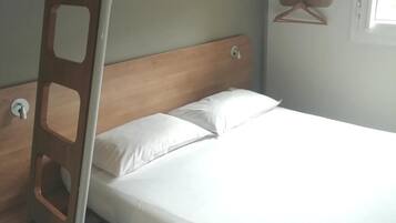 Schreibtisch, kostenloses WLAN, Bettwäsche