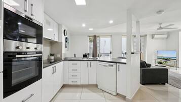 Departamento, 1 habitación | Cocina privada | Refrigerador, microondas, horno y parrilla de estufa