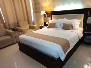 Deluxe Double Room | Desk, rollaway beds, free WiFi - Zahra Syariah Hotel (Kendari)