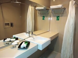 淋浴设施、免费洗浴用品