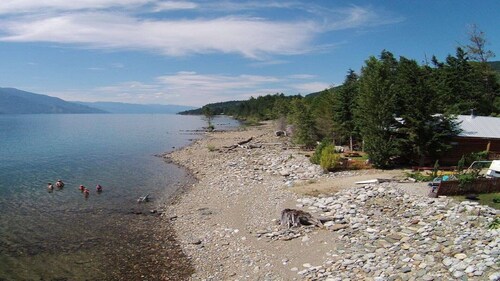 Kootenay Lake Lodge Waterfront Log Chalet - direkt am Wasser - kostenloses WLAN 