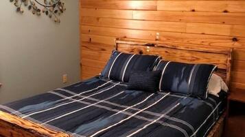 3 slaapkamers, een strijkplank/strijkijzer, wifi, beddengoed