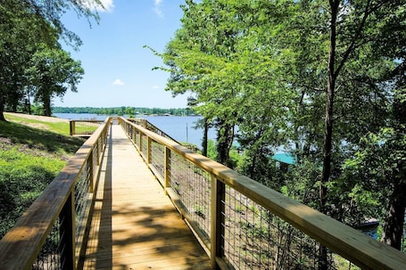 Property grounds. Bay Dreamer Custom Lakefront House, Boathouse and Ramp on Toledo Bend Lake