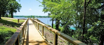 Bay Dreamer Custom Lakefront House, Boathouse and Ramp on Toledo Bend Lake