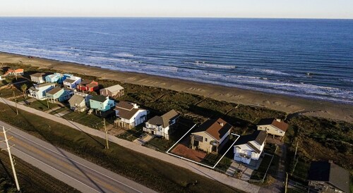 1st row 4 bedroom 3 bath - Best views!