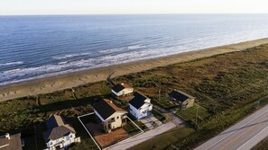 Accommodatie ligt op het strand, ligstoelen