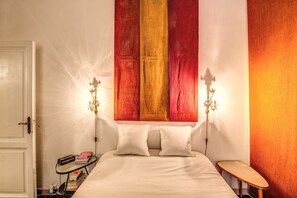 2 bedrooms, iron/ironing board, free WiFi, bed sheets - I Love Trastevere! Comfortable apartment in Trastevere area. (Rome)