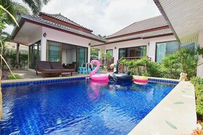 3-Bedroom Villa with Private Pool | Terrace/patio - Ban Araya True Pool Villa (Hua Hin)