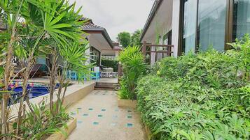 3-Bedroom Villa with Private Pool | Terrace/patio