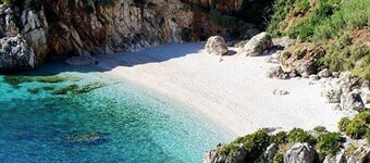 VILLA VACACIONES, a 5 metros de la playa. Castellammare / Scopello / Zingaro