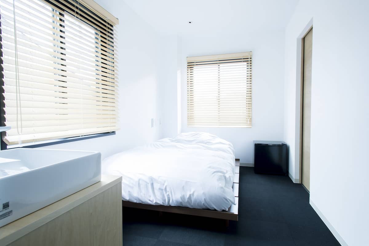 Single Room | In-room safe, free WiFi
