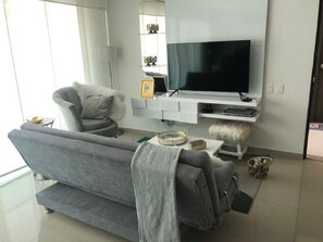 Family Apartment, 3 Bedrooms, Kitchen | Living room | Flat-screen TV - TIVOLI 3 BEDROOM APARTMENT, NEAR BUENAVISTA. (Barranquilla)