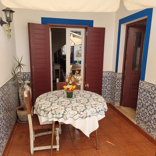 Villa Porto Covo 100m from beach "long stays welcome" 