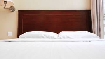Deluxe Room | In-room safe, desk, iron/ironing board, free WiFi