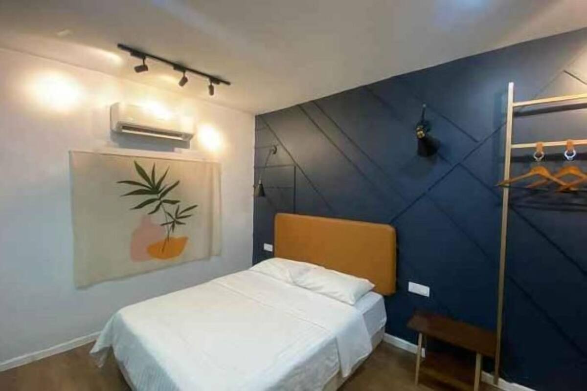 1 bedroom, in-room safe, desk, iron/ironing board