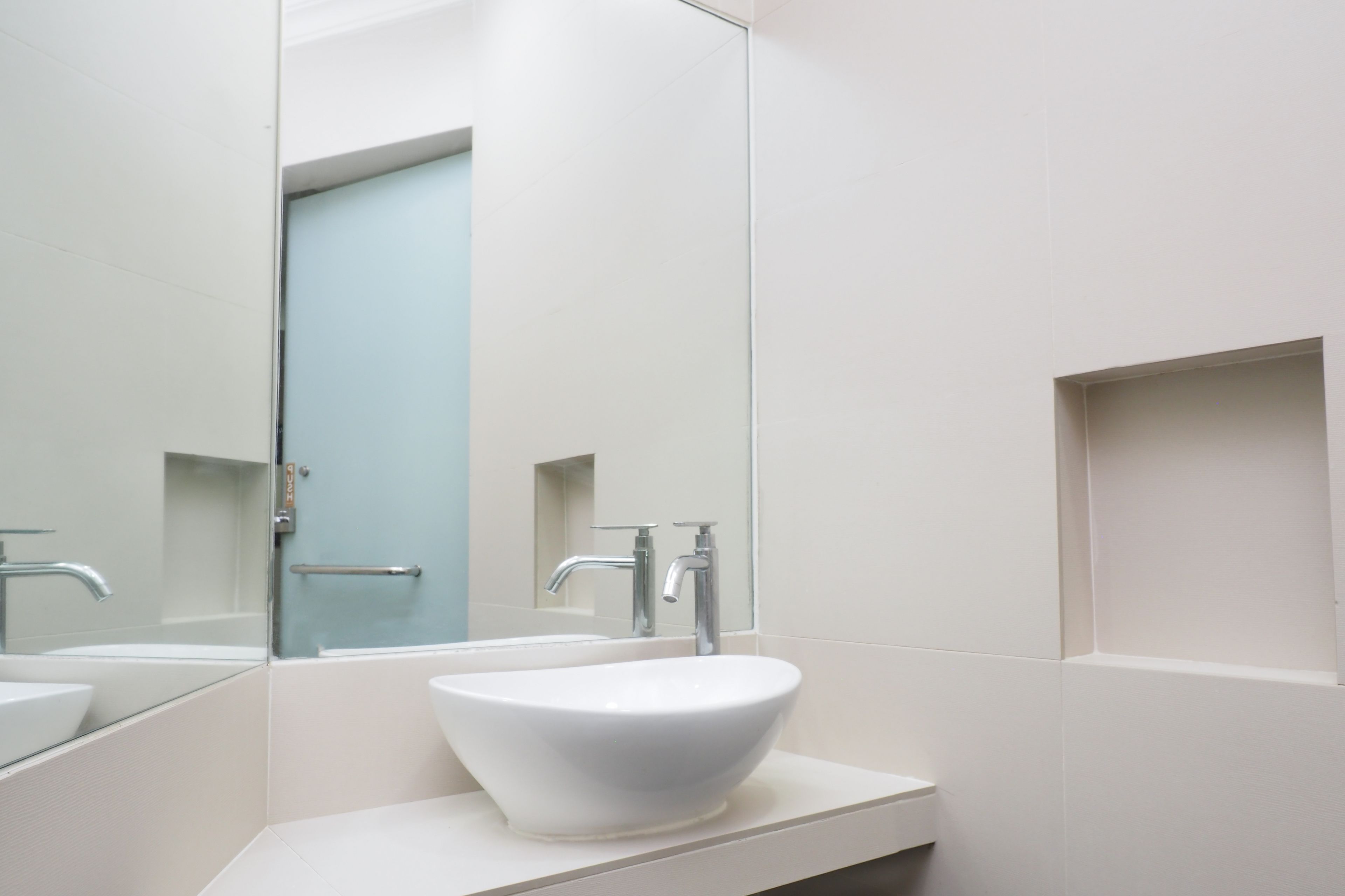 Deluxe Room, No Windows | Bathroom sink