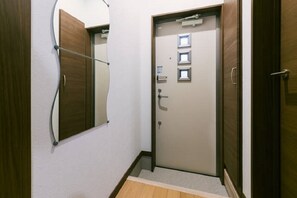 Interior entrance - Forest Terrace Tenjin Minami (Fukuoka)