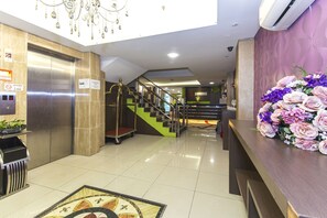 Interior entrance - Simms Grand Inn (Kuala Lumpur)