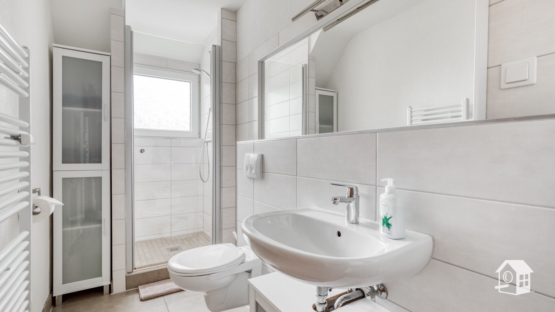 Bathtub, hair dryer, towels