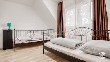 4 bedrooms, WiFi, bed sheets