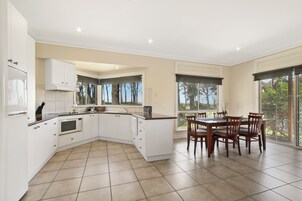 Two bedroom cottage | Private kitchen | Fridge, microwave, stovetop, coffee/tea maker