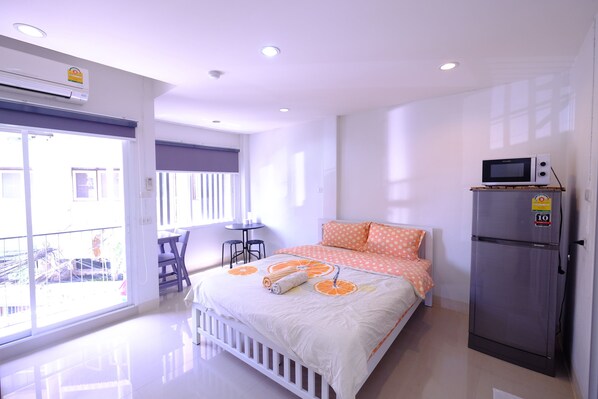 Blackout drapes, free WiFi - Summer House (Bangkok)