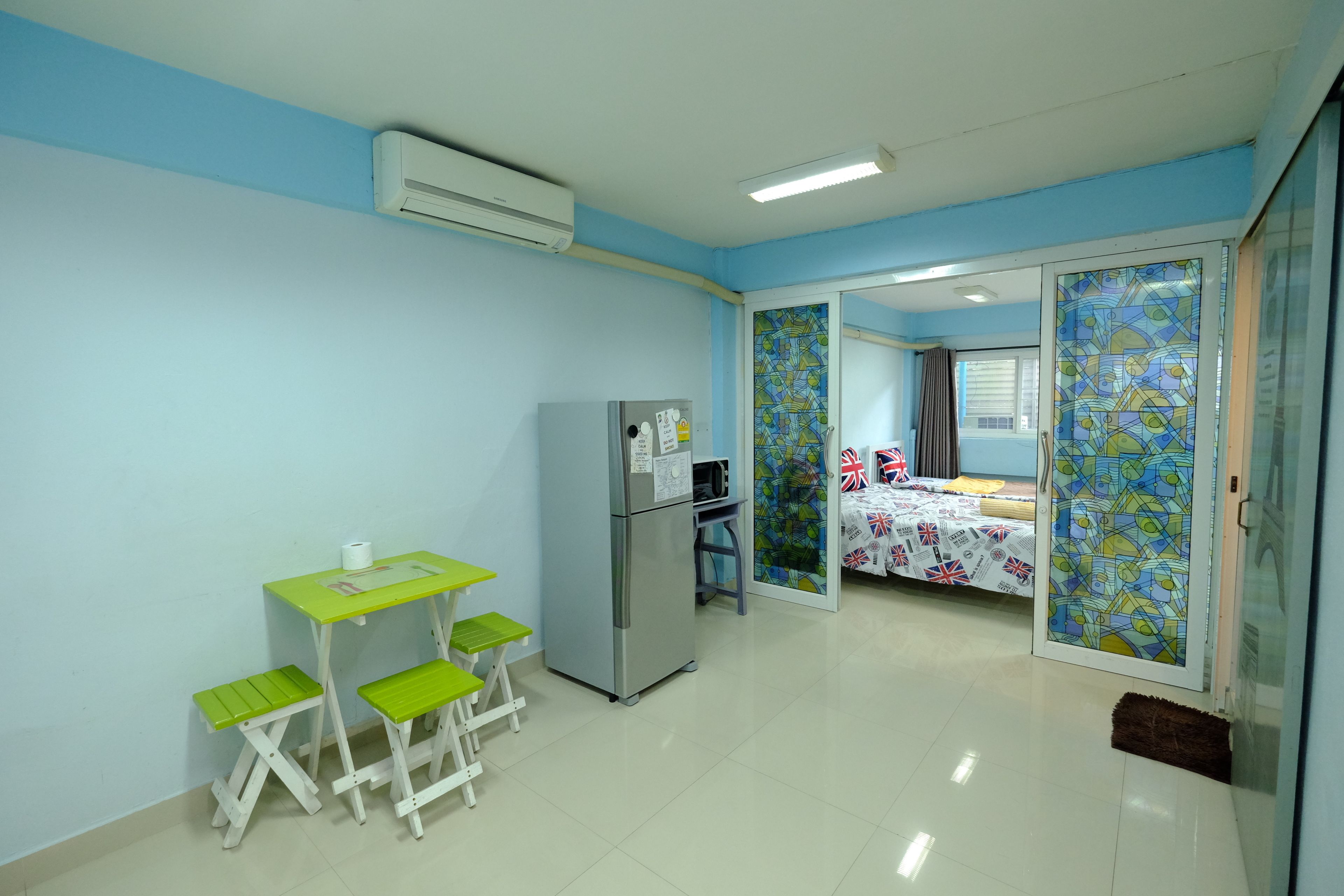 Family Room  | Area keluarga | TV layar datar