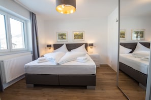 Coffres-forts dans les chambres, bureau, Wi-Fi gratuit, draps fournis