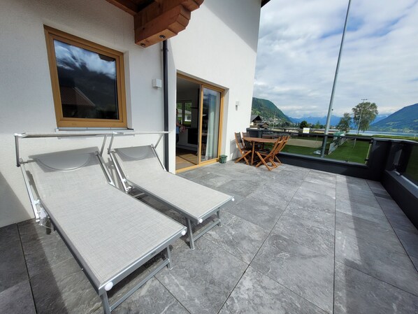 Outdoor dining - Panorama App 2A am See, für max.4,free WIFI (Zell am See)