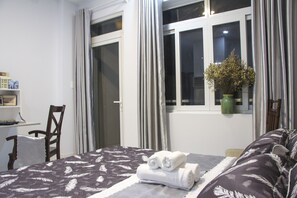 Apartment, 1 Schlafzimmer, Balkon | Schreibtisch, Bügeleisen/Bügelbrett, kostenloses WLAN, Bettwäsche