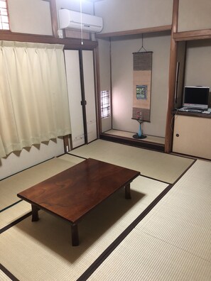 Japanese Style Room | Free WiFi - Higashiyama Hotel (Kyoto)