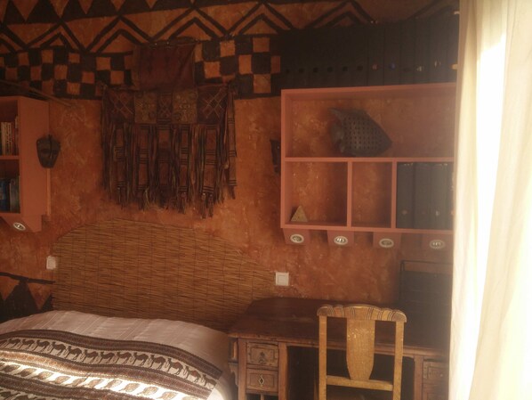 4 bedrooms, desk, iron/ironing board, free WiFi