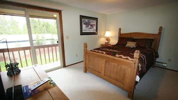 4 bedrooms, desk, iron/ironing board, travel crib