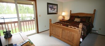 Big Sky Escape - West Yellowstone Townhome