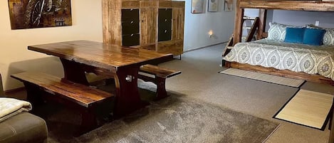 1 chambre, fer et planche à repasser, Wi-Fi gratuit, draps fournis