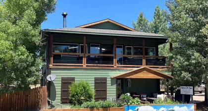 Ravens Fun Bunkhouse with Fire Pit/Grill & Patio