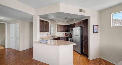 KING BED Gated Chase Field is close! Community Pool