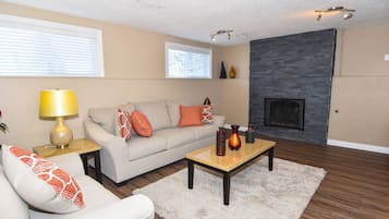 TV, fireplace, stereo