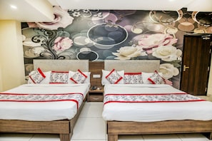 Suite familiar | 10 dormitorios, ropa de cama de alta calidad, decoración individual