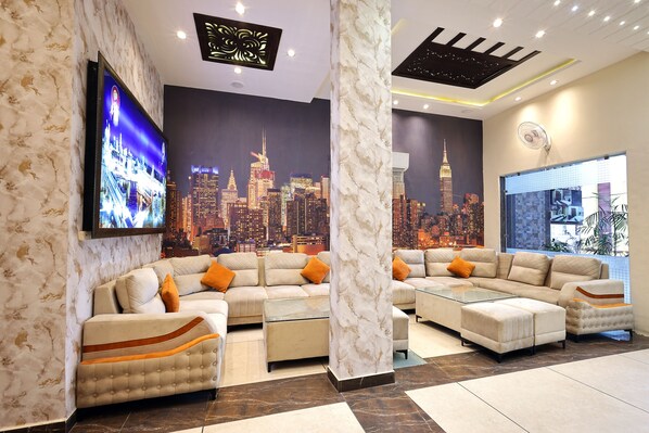 Télévision LCD de 32 pouces avec chaînes par câble, télévision