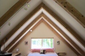 2 bedrooms, desk, travel cot, free WiFi - Cozy Cottage on Blue Hill Farm (Blue Hill)