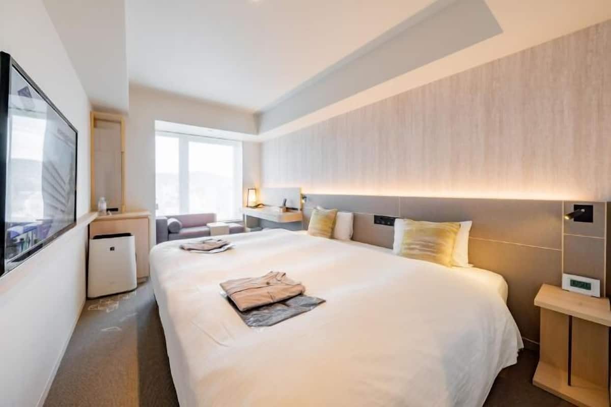 Pengeskab på værelset, mørklægningsgardiner, lydisolering, gratis Wi-Fi