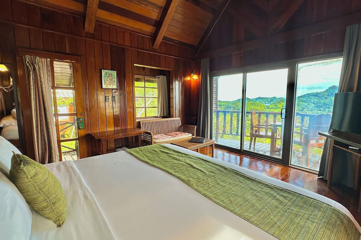 Standard Bungalow, 1 King Bed