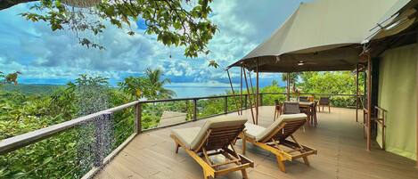 Luxury Canvas Bungalow | Terrace/patio