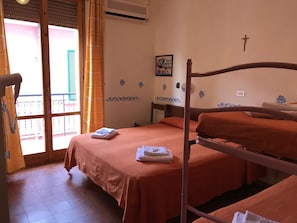 In-room safe, free WiFi