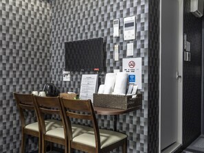 Twin Room, Non Smoking | Desk, free WiFi, bed sheets - Tabist Kyogura Kyoto Nijo (Kyoto)