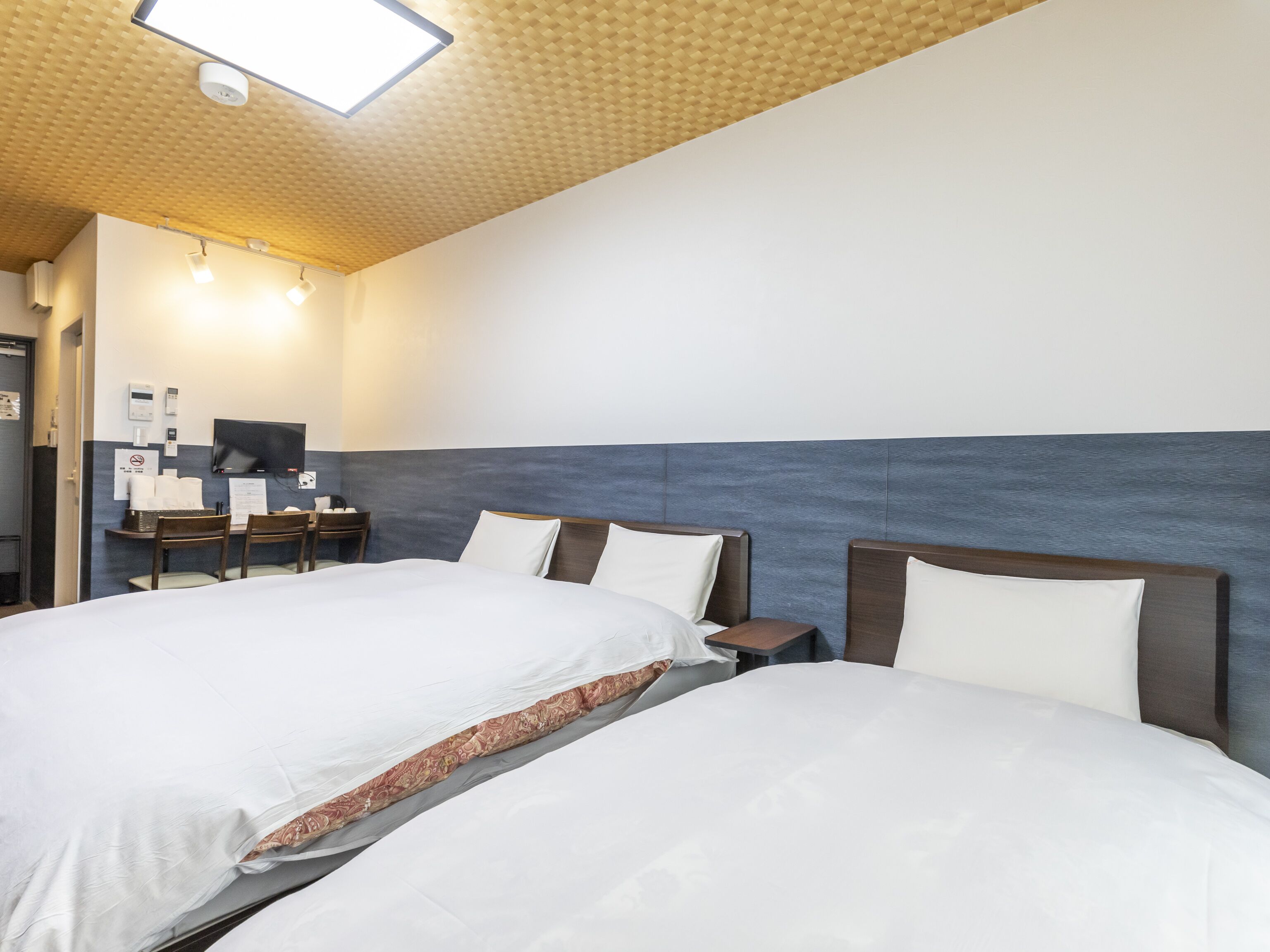 triple room, non smoking | desk, free wifi, bed sheets