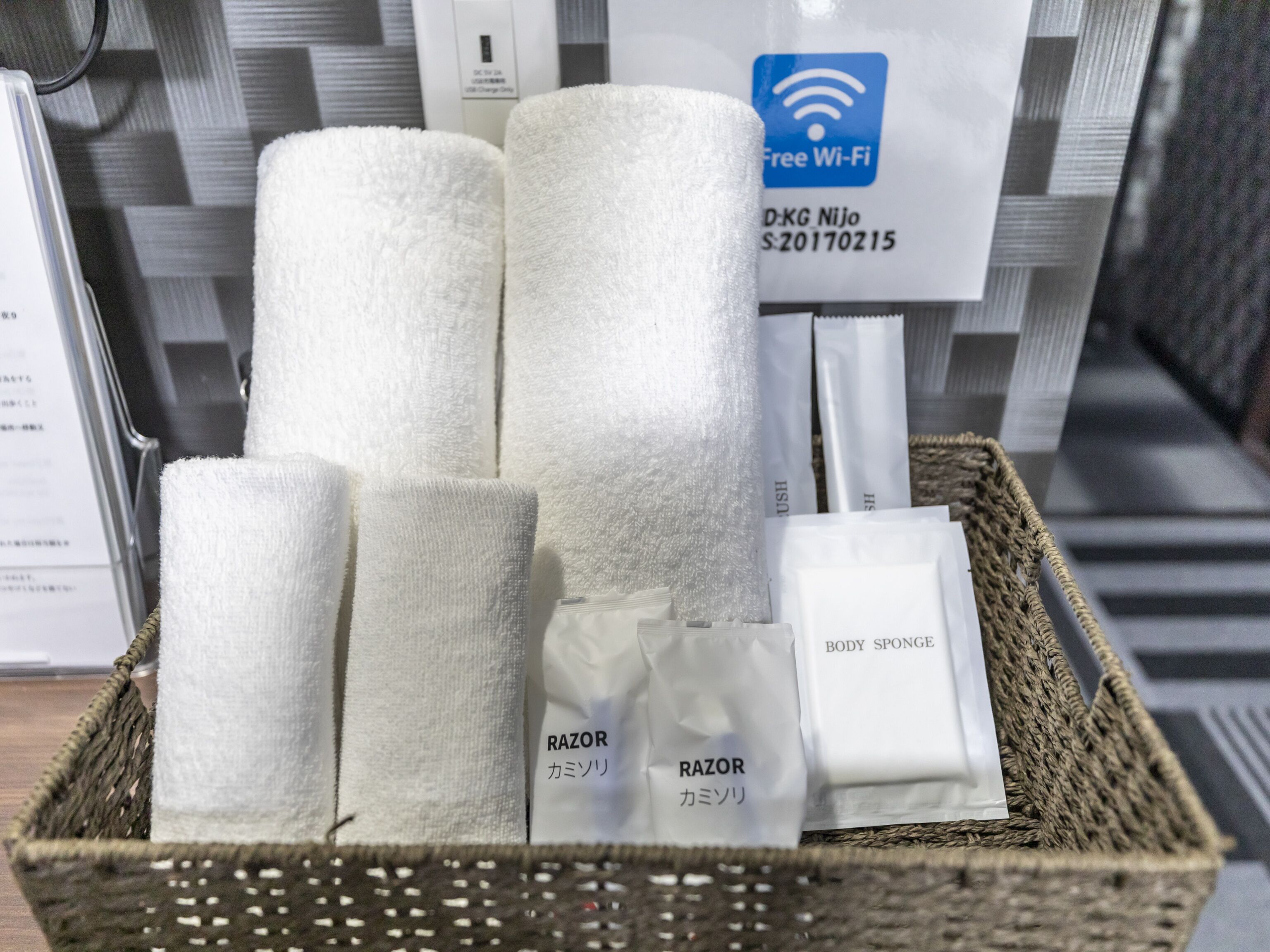 twin room, non smoking | desk, free wifi, bed sheets