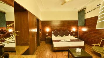 Executive Room | Rollaway beds, free WiFi